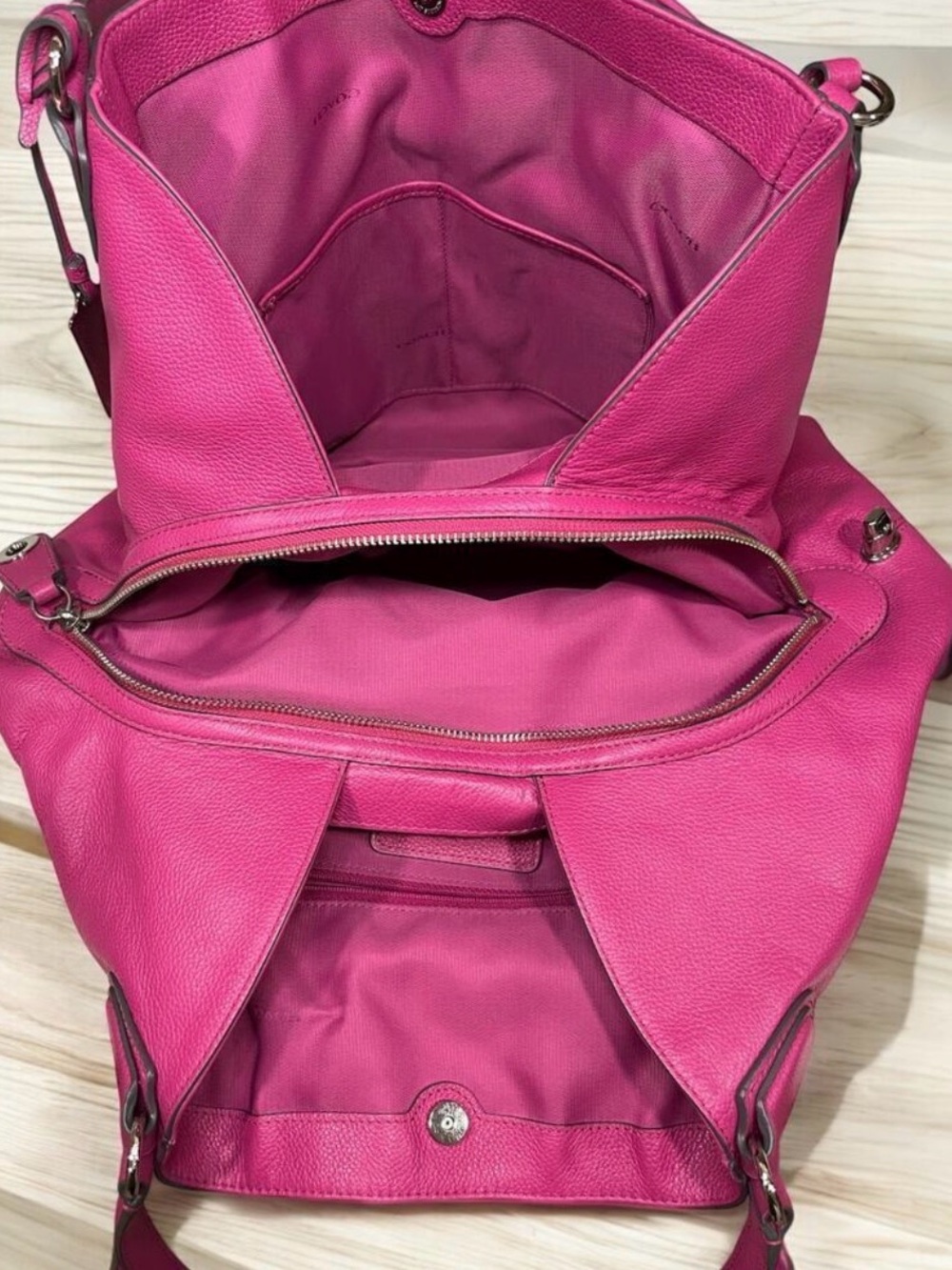 Coach 33547 Edie Leather Turn
Lock Hot Pink Leather Shoulder Bag - Picture 5 of 9